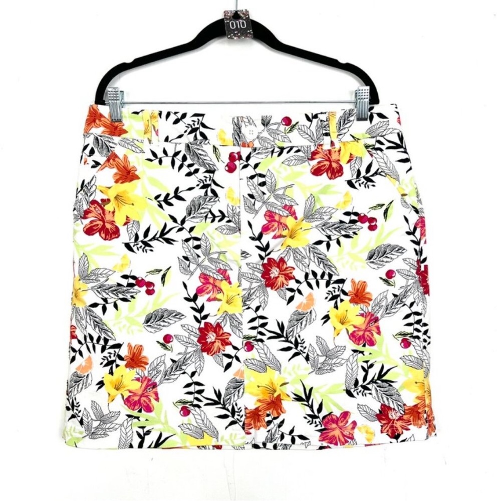 Christopher and Banks floral skort